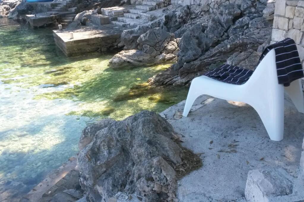 Mljet 2 You - Seafront Apartment 2+2 Sobra Exterior photo